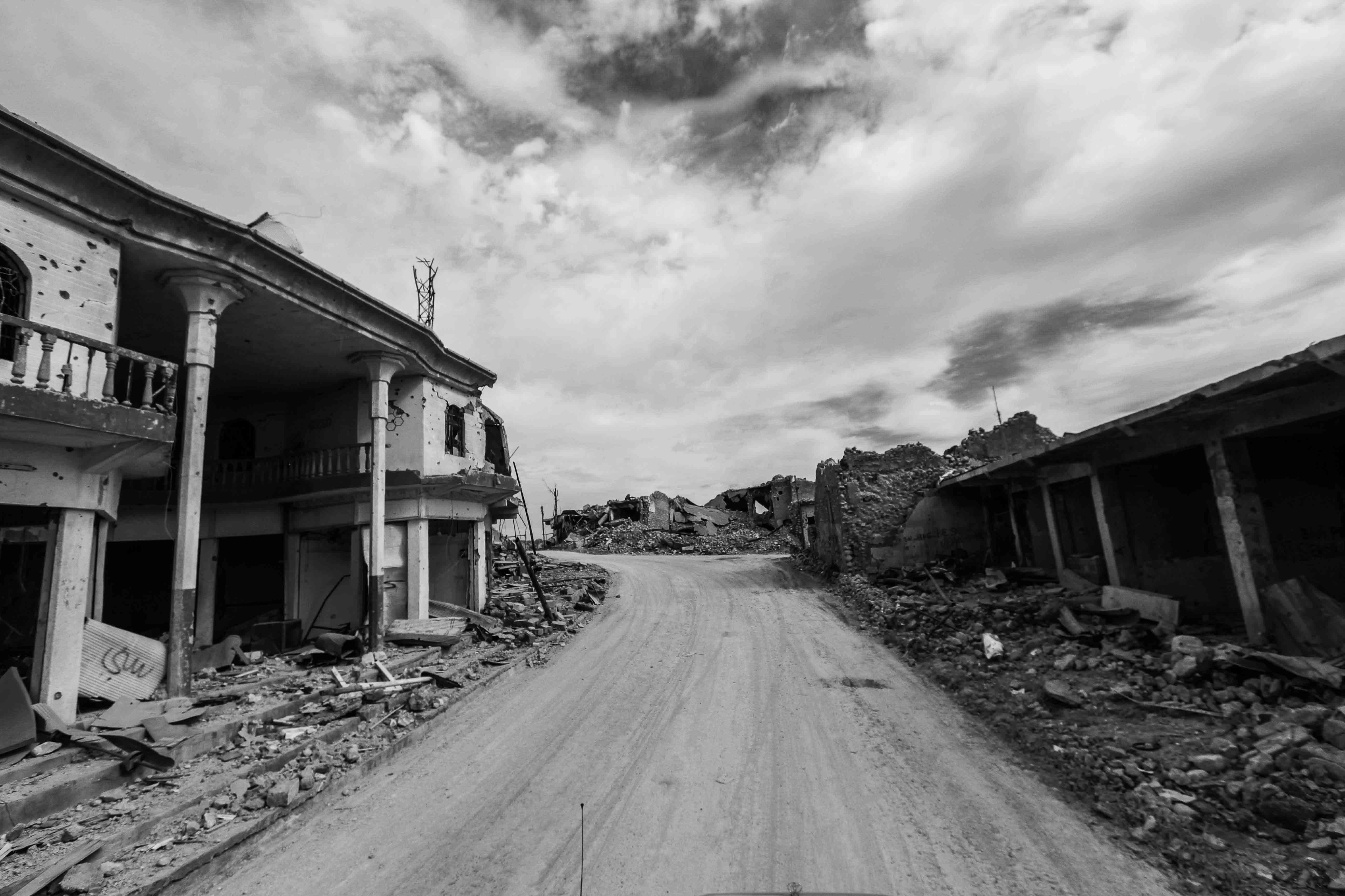 ما زالت المدينة الواقعة في محافظة نينوى مدمرة الى حد كبير (تصوير: شفان هركي)